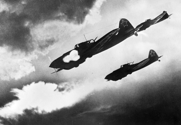 Il-2 Sturmovik attack on a German tank column during the Battle of Kursk